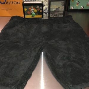 Insight men’s Curdoroy black shorts 38